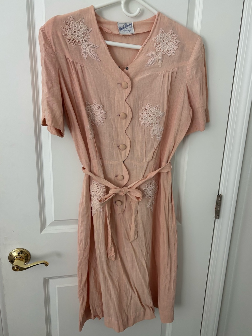 Vintage 80s pale pink Martha Manning linen midi dress scallop floral embroidery